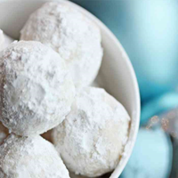 Gustung-gusto ni Mrs. Claus ang Snowball Cookies - Setting para sa Apat - Mga Recipe ng Pasko